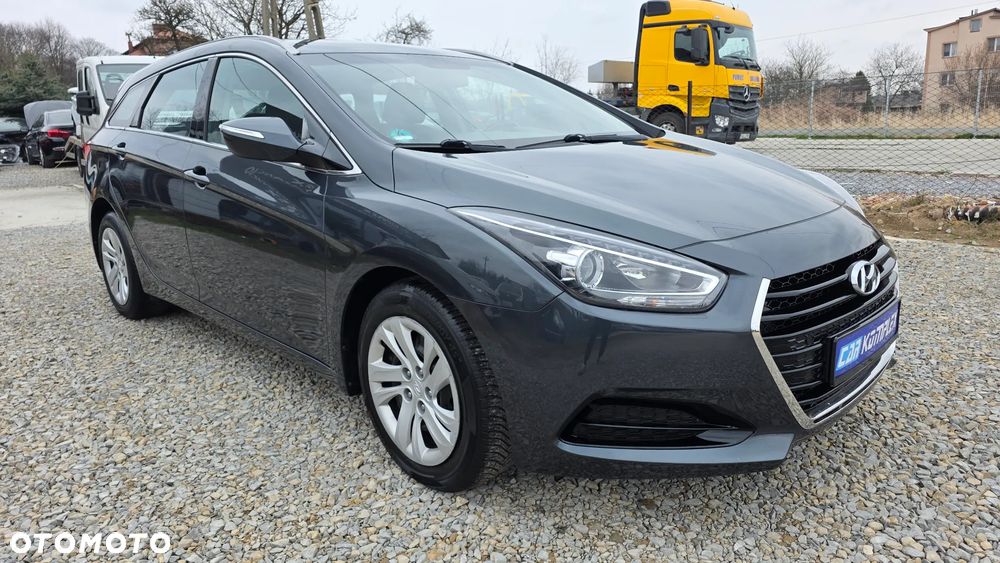 Hyundai i40 Kombi blue 1.6 Family - 8