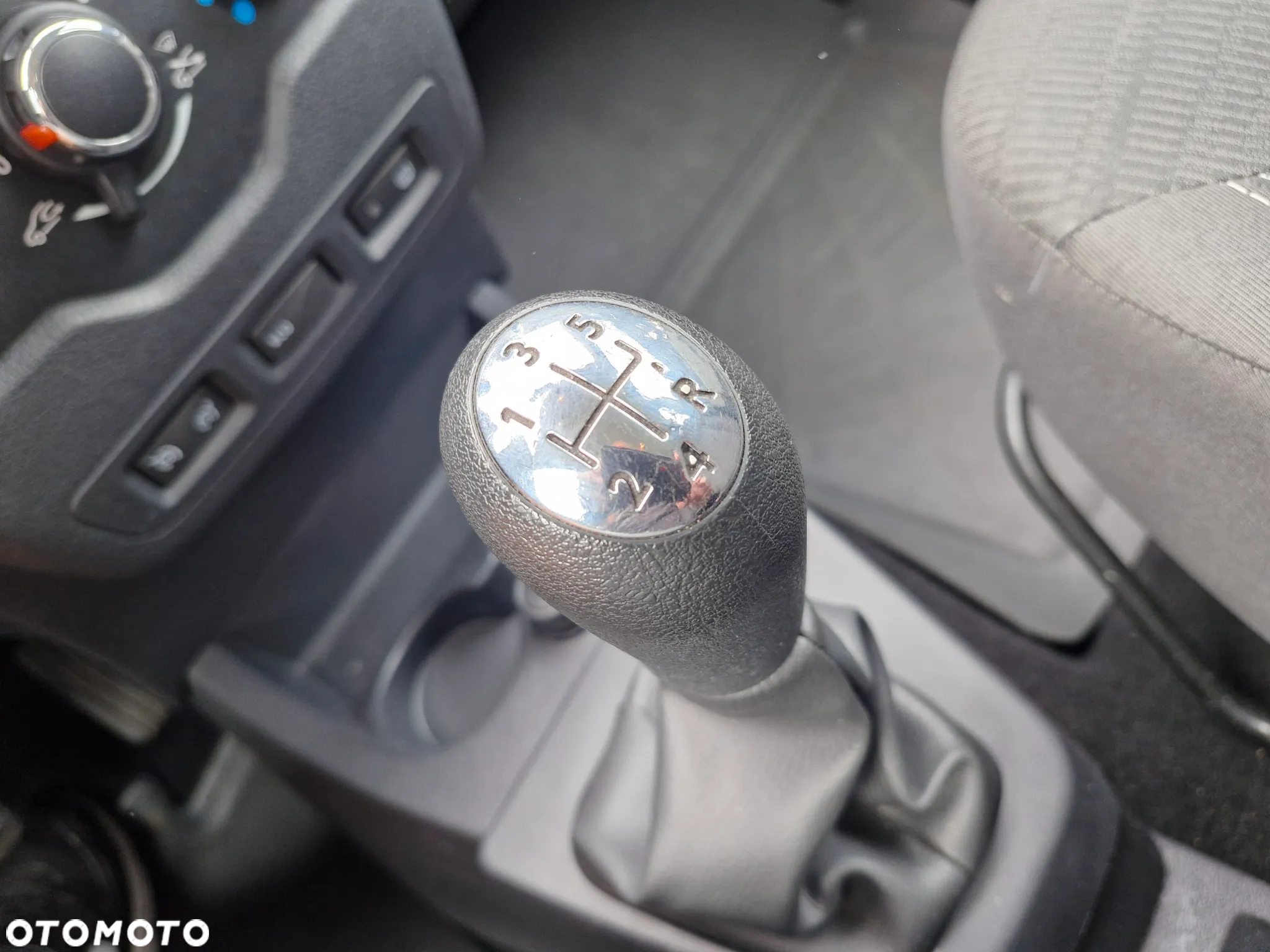 Dacia Lodgy 1.6 SCe Ambiance S&S - 21