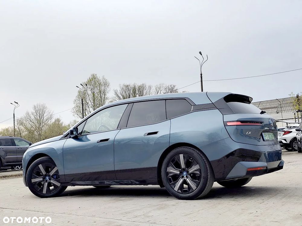 BMW iX xDrive40 76.6kWh Signature - 4