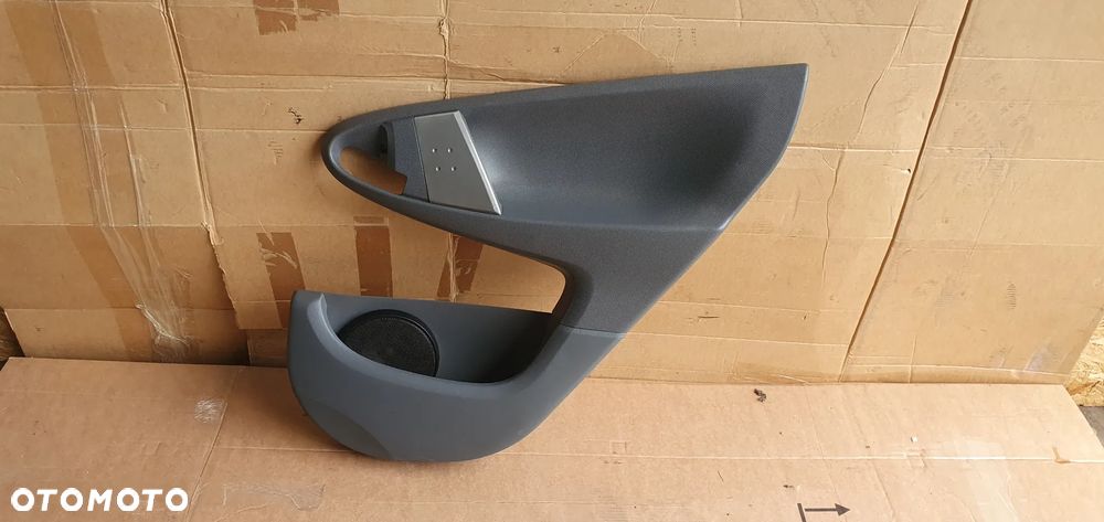 Tapicerka boczek prawy tył tylna prawa Toyota Aygo 67613-0H010 - 5