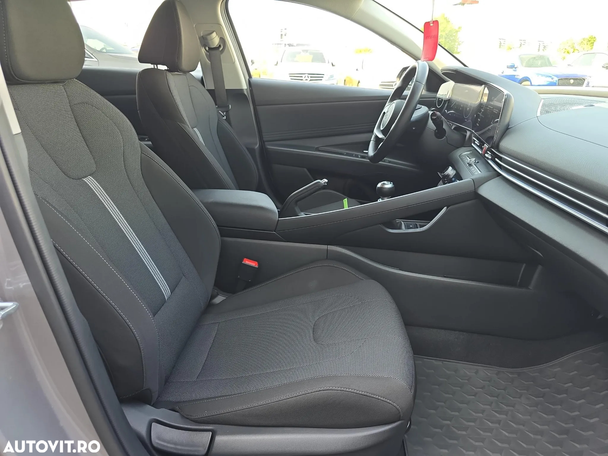 Hyundai Elantra - 29