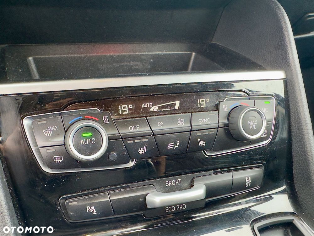 BMW Seria 2 218d Sport-Aut Sport Line - 22