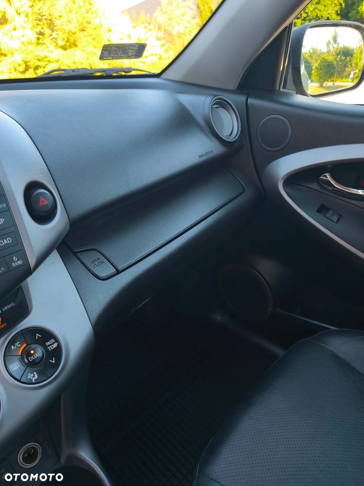 Toyota RAV4 2.2 D-CAT X Platinium NAVI - 27