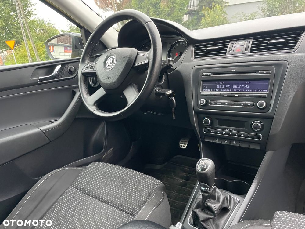 Skoda RAPID - 12