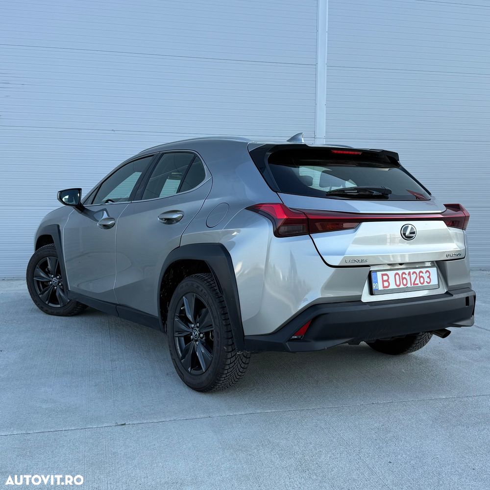Lexus UX 250h FWD Business - 6