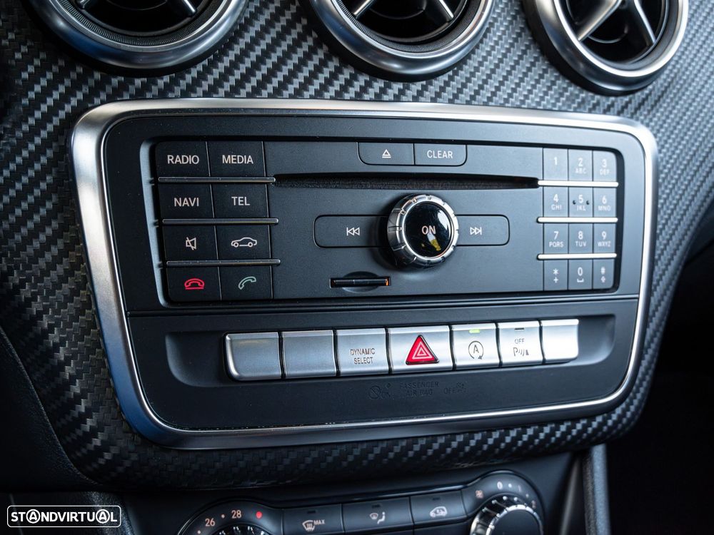 Mercedes-Benz A 180 d AMG Line - 17