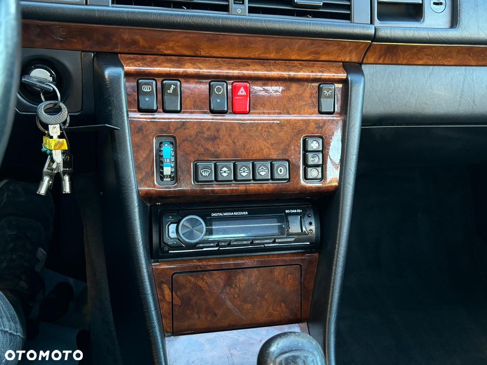 Mercedes-Benz W124 (1984-1993) - 12