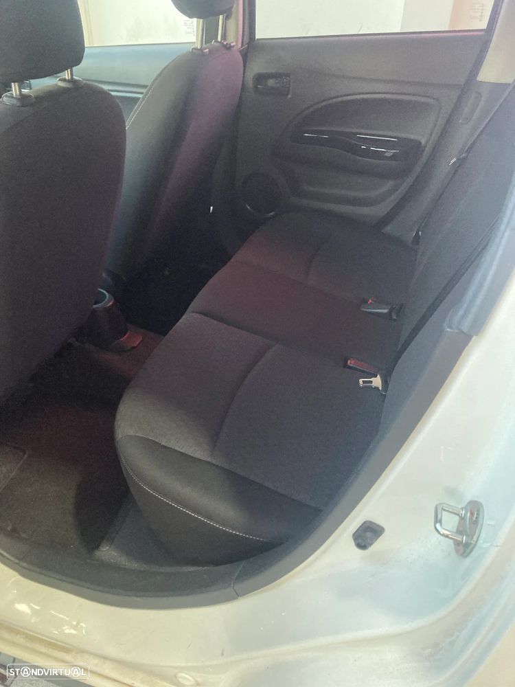 Mitsubishi Space Star 1.2 Intense Connect Edition — fotografia 8