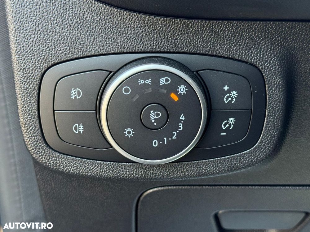 Ford Fiesta 1.0 EcoBoost S&S Aut. TITANIUM - 17