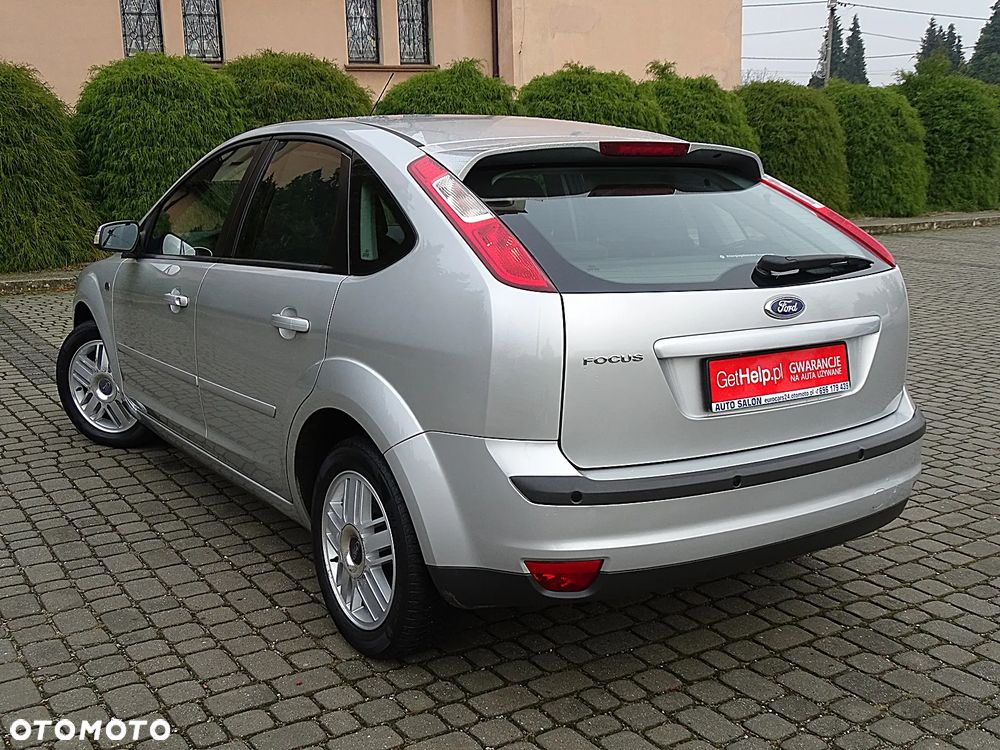 Ford Focus 1.8 FF Ghia - 16
