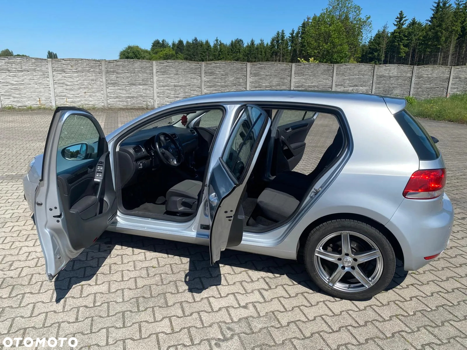 Volkswagen Golf VI 1.6 TDI Comfortline - 17