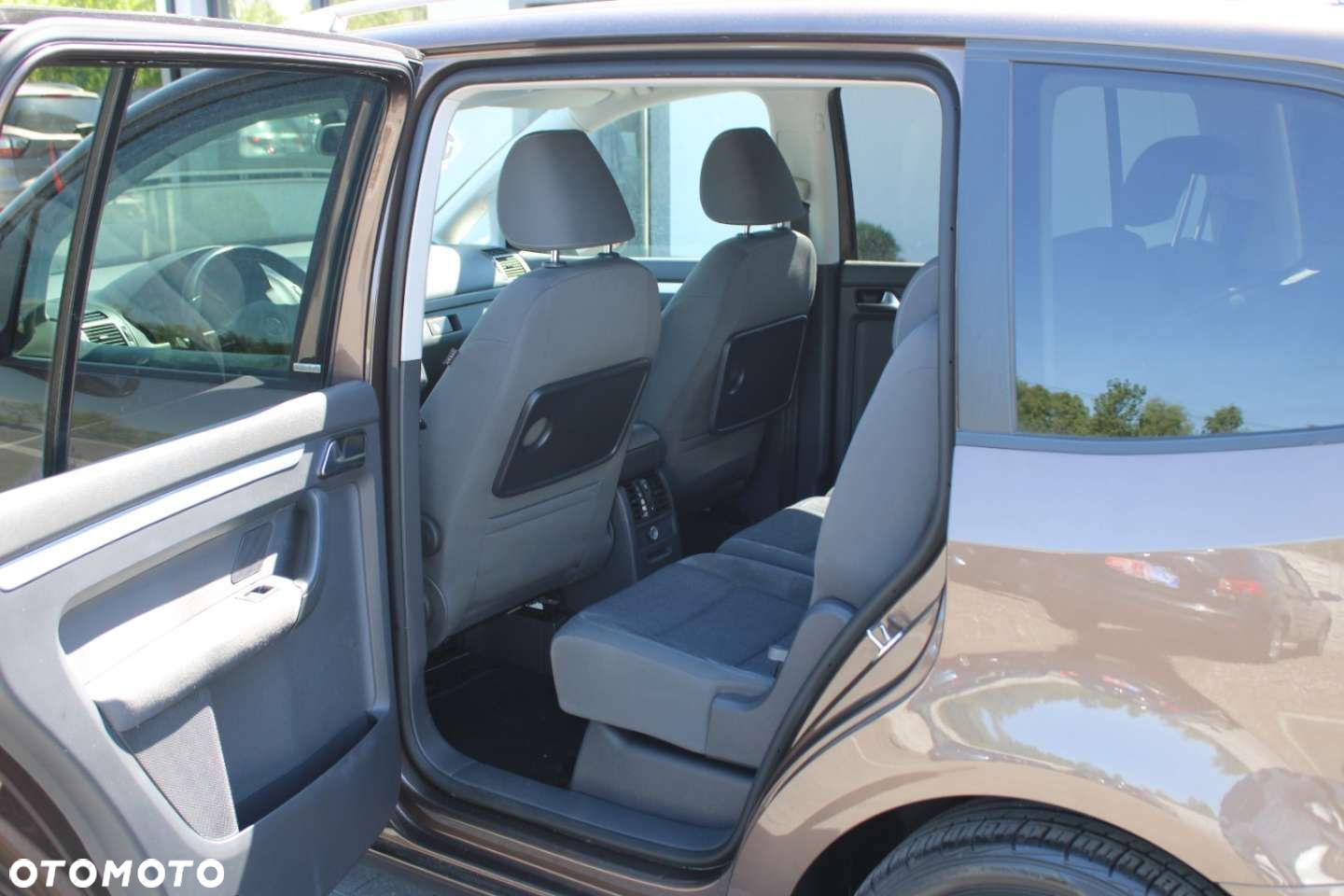 Volkswagen Touran - 19