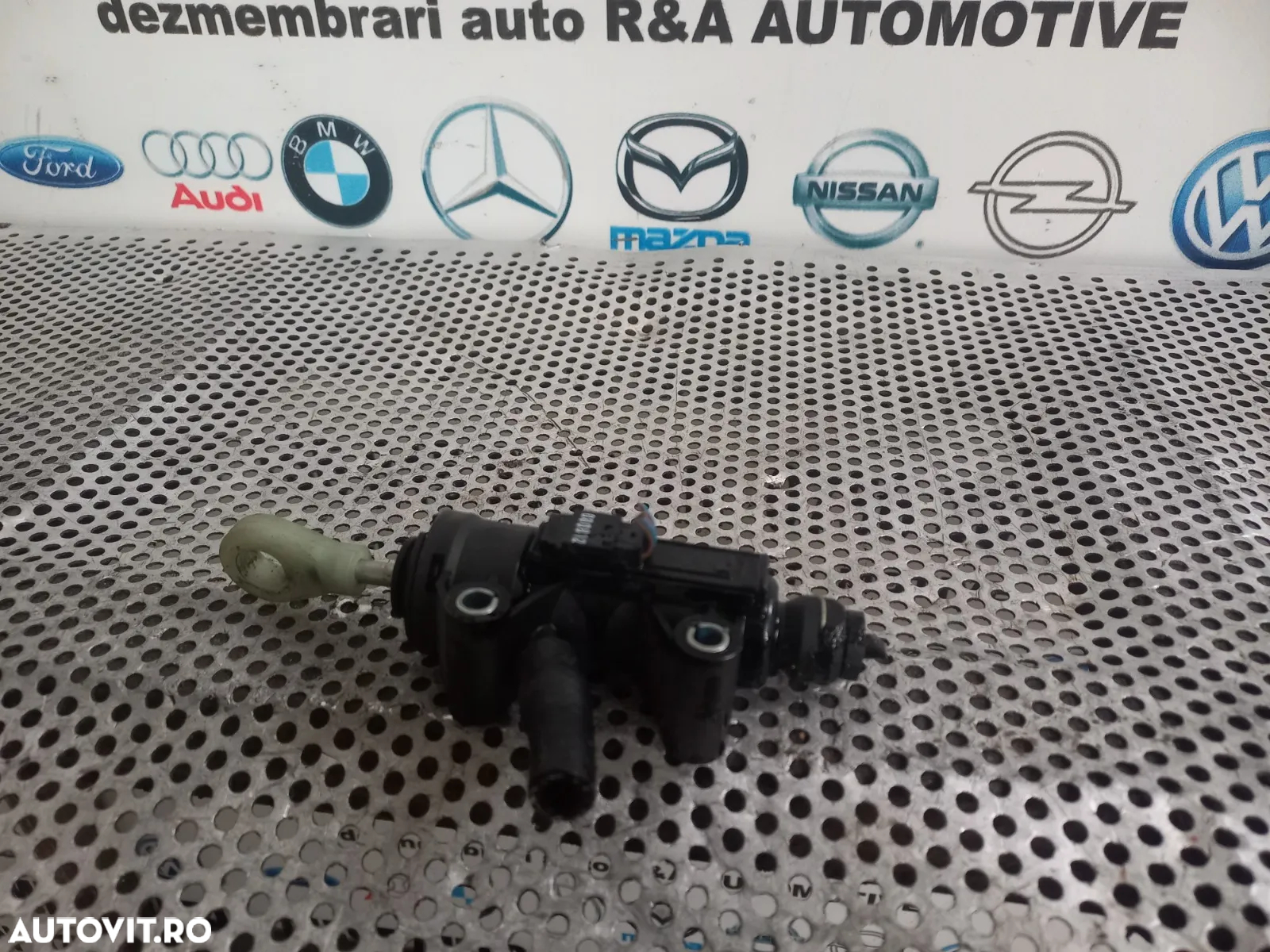 Pompa Cilindru Receptor Ambreiaj Bmw 320 D F30 F31 Motor N47D20D Cod  - Dezmembrari Arad - 2