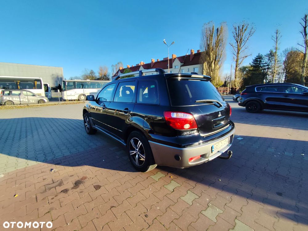 Mitsubishi Outlander - 9