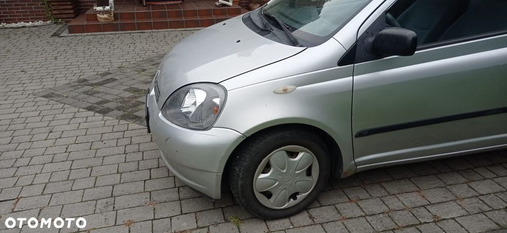 Toyota Yaris - 1