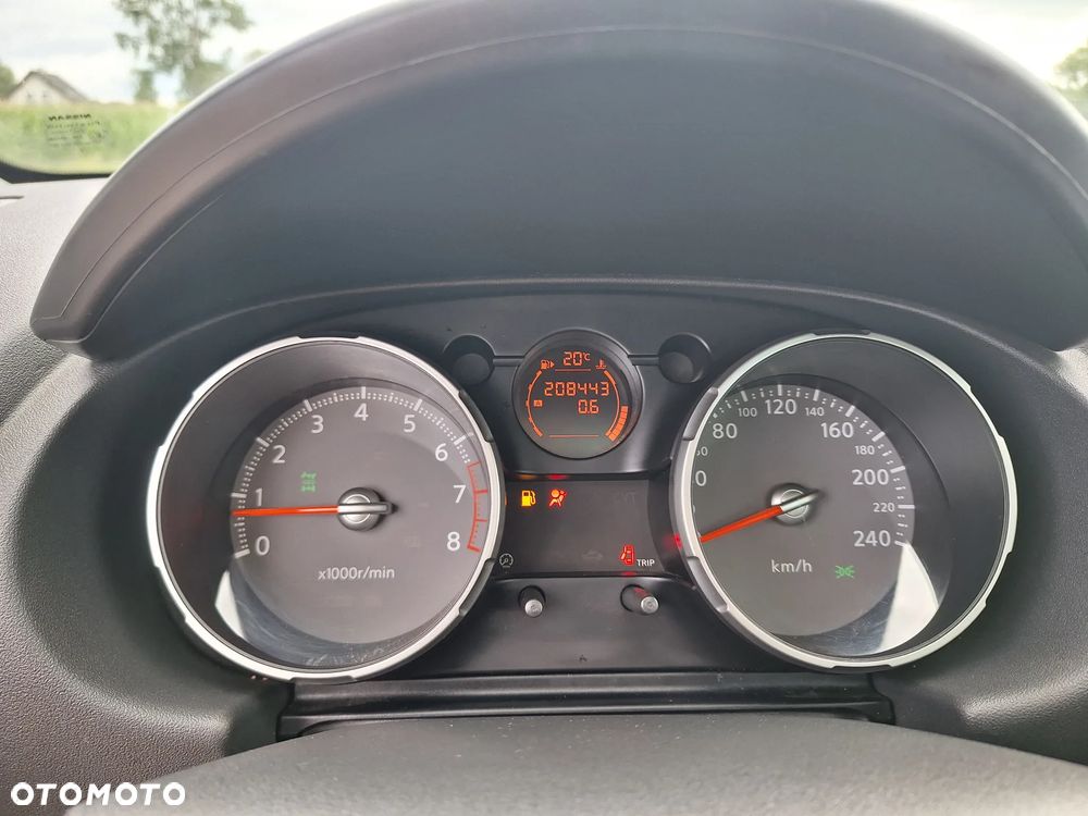 Nissan Qashqai 2.0 4 x 4 tekna - 11