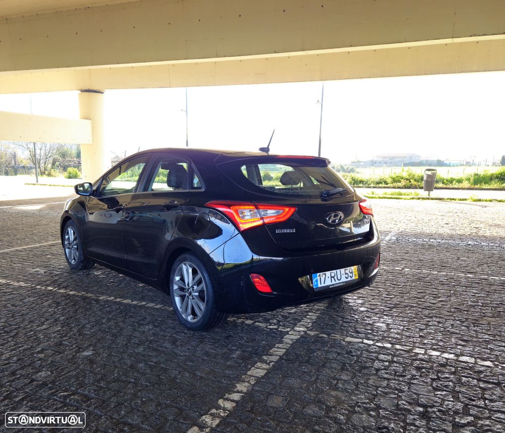 Hyundai i30 1.6 CRDI Blue Style+Navi - 3