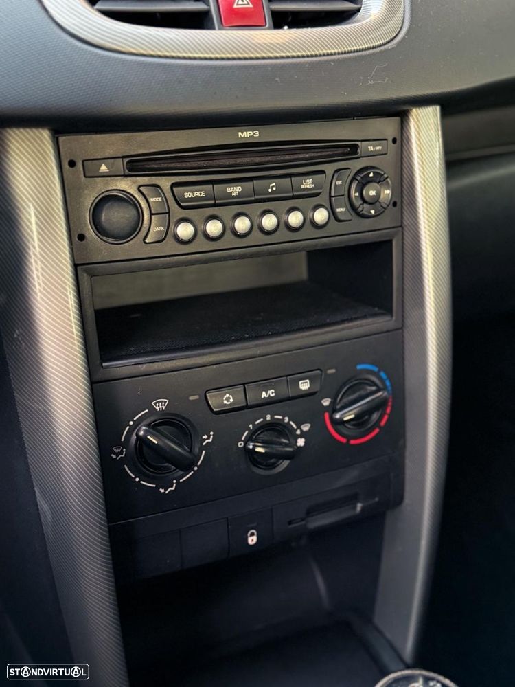 Peugeot 207 1.4 HDi Premium - 17