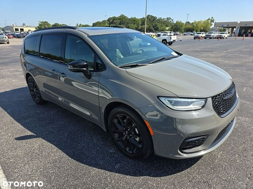 Chrysler Pacifica - 3