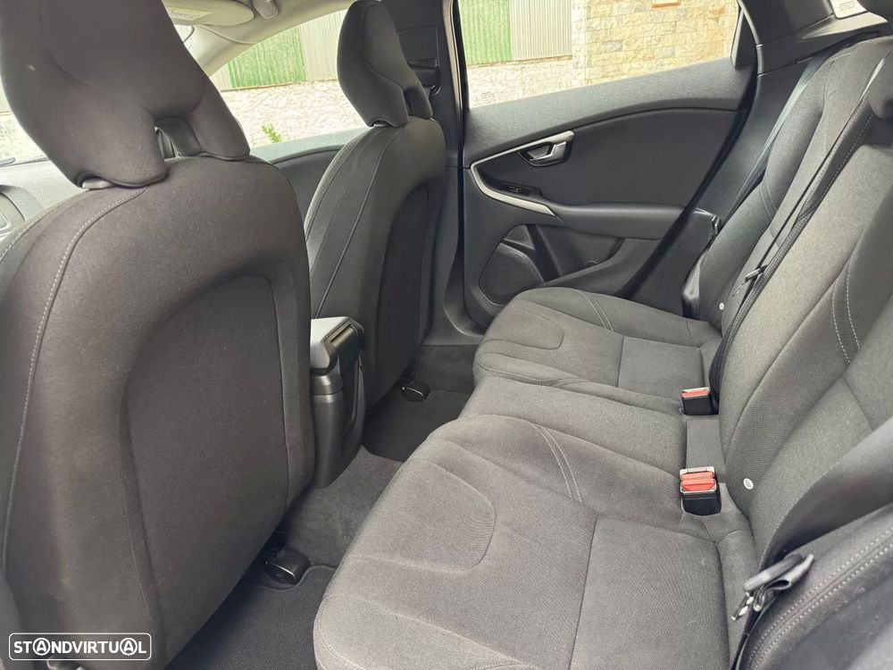 Volvo V40 2.0 D2 Momentum - 13