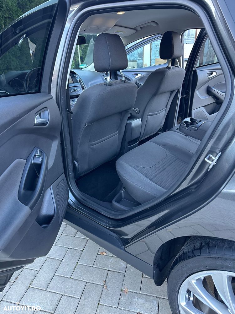Ford Focus 2.0 EcoBlue Start-Stopp-System TITANIUM - 16