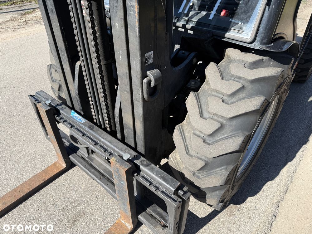 Manitou Terenowy Wózek Widłowy MC25-4 - 8