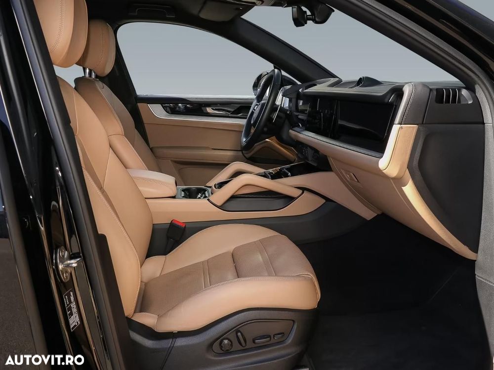 Porsche Cayenne Coupe E-Hybrid - 19