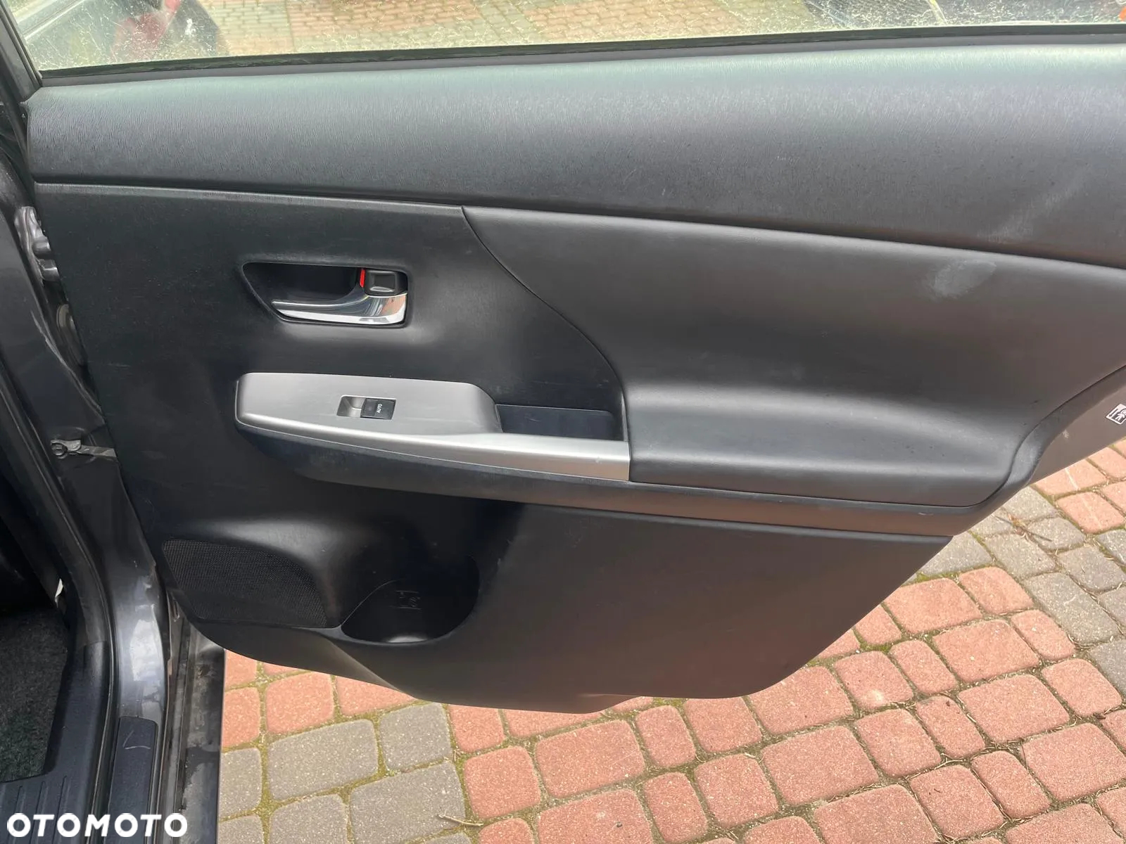 Toyota Prius+ (Hybrid) Executive - 11