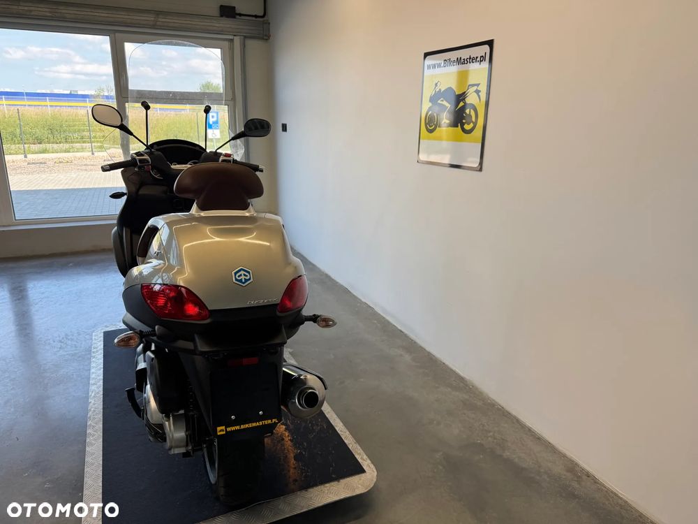 Piaggio MP-3 - 18