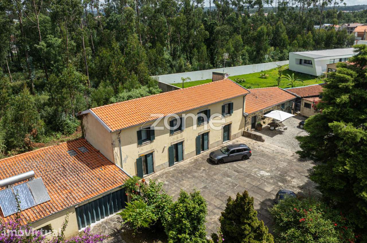 Quinta na Maia e 4 apartamentos com 2.553 m2 de Terreno - Grande imagem: 2/59