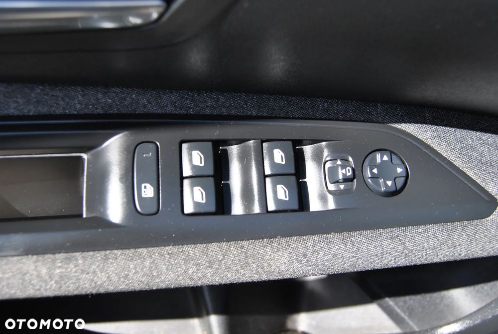 Peugeot 3008 BlueHDi 130 Stop & Start Active Business-Paket - 24