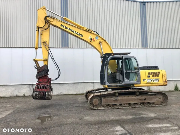 New Holland Kobelco E215
