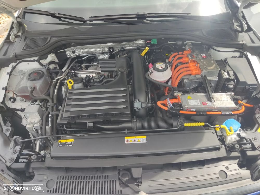 VW Golf 1.4 GTE Plug-in - 42