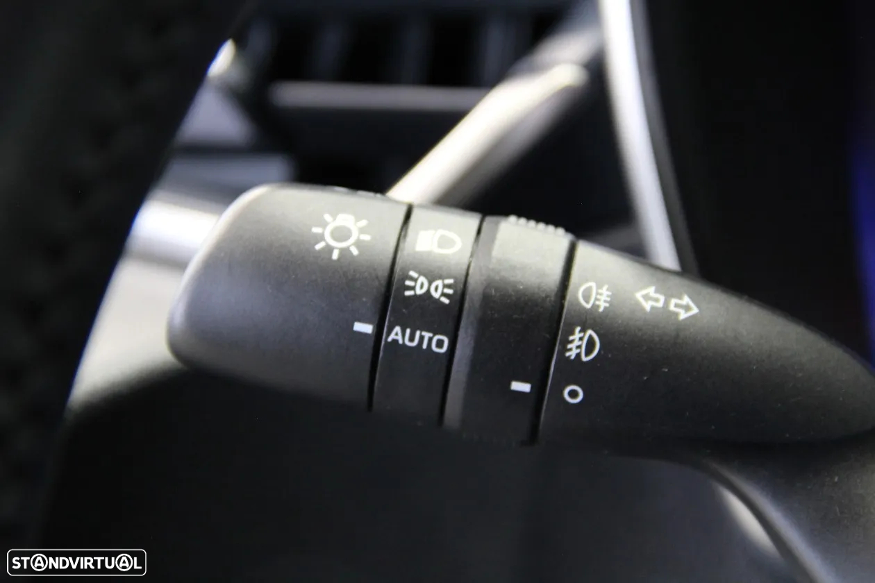 Toyota Corolla Touring Sports 1.8 Hybrid Comfort+P.Sport - 12