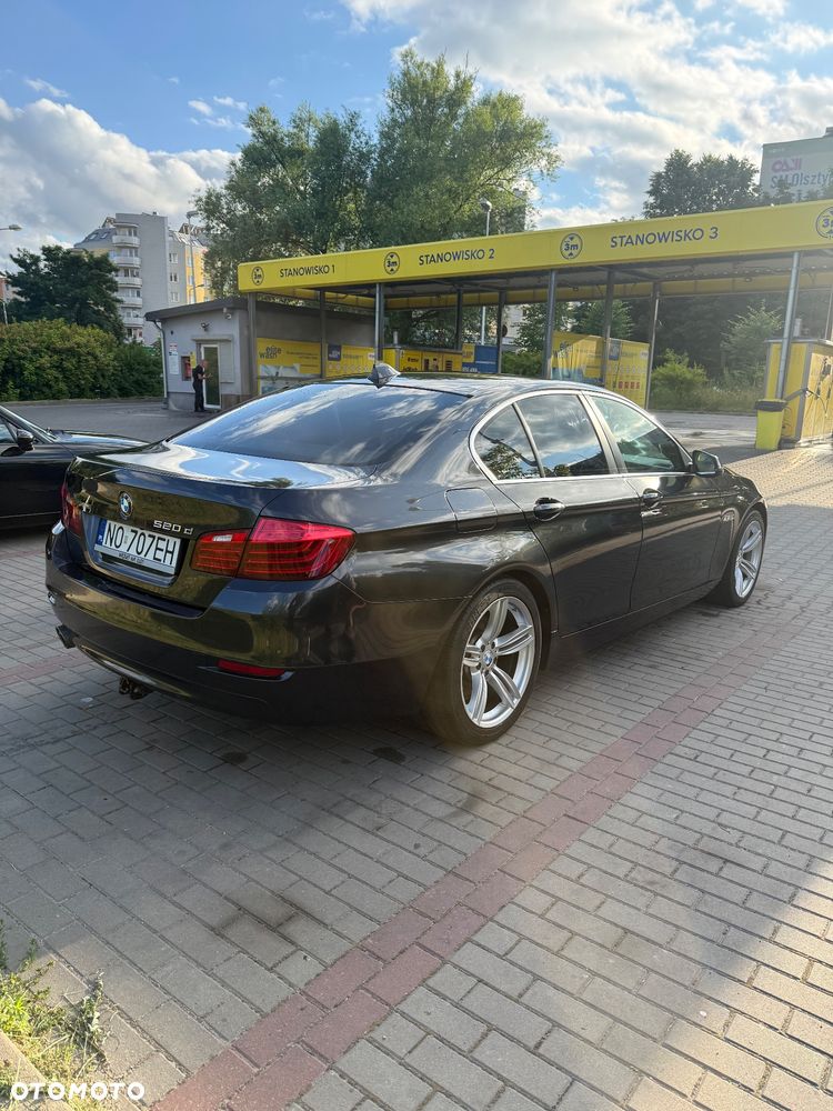 BMW Seria 5 520d xDrive - 7