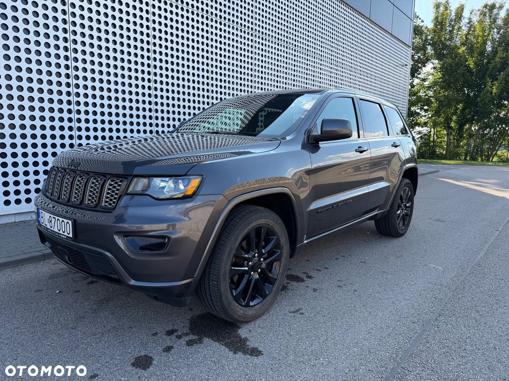 Jeep Grand Cherokee - 27