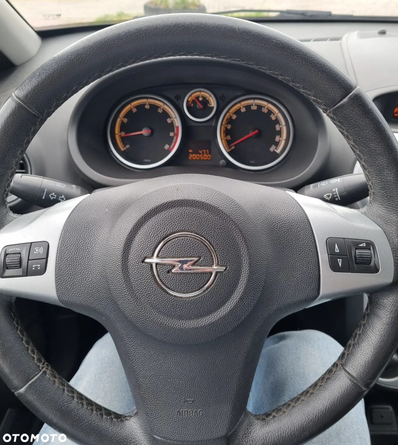Opel Corsa 1.4 16V Cosmo - 8