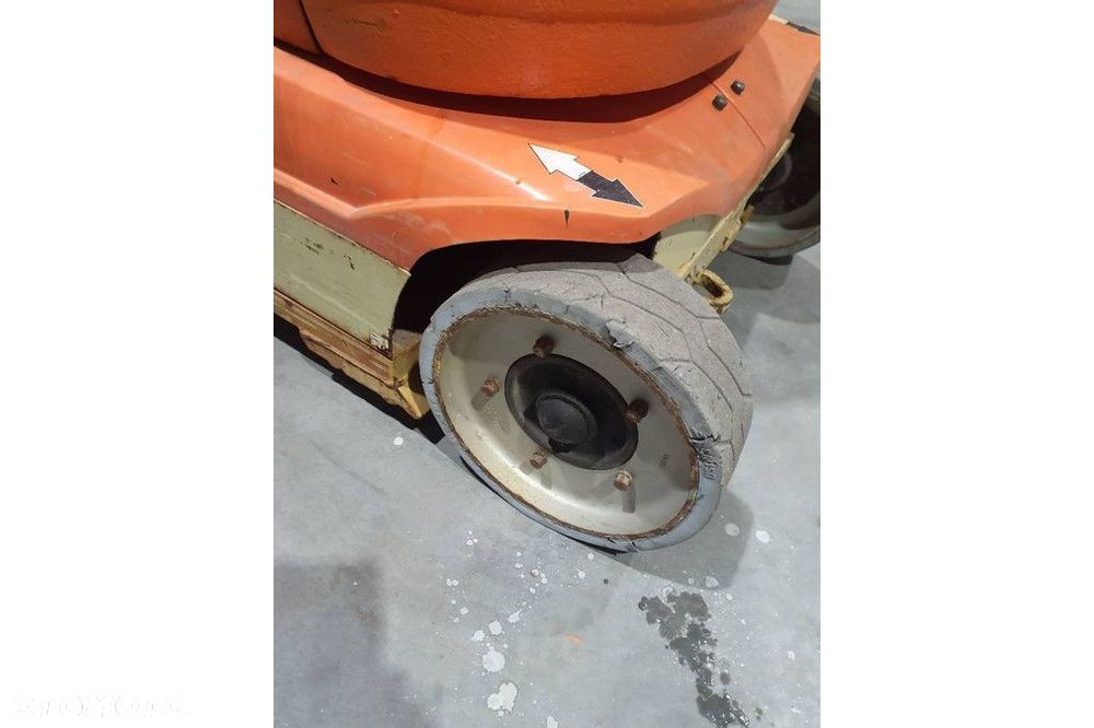 JLG T10E - 13
