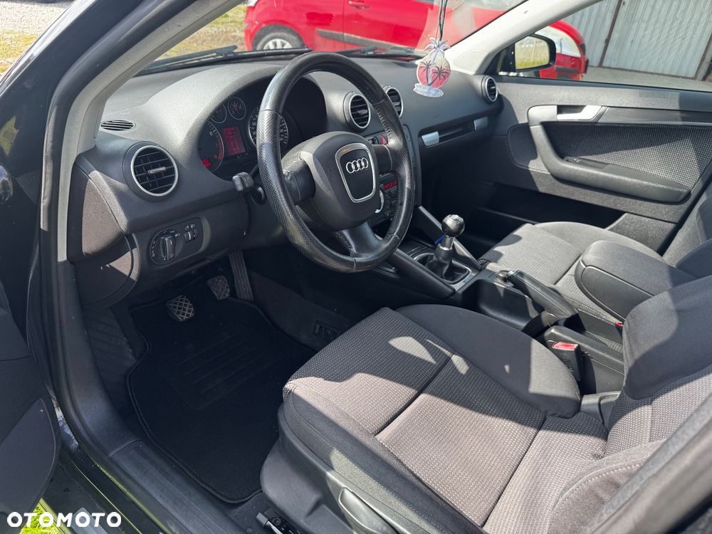 Audi A3 Sportback 1.6 Ambiente - 18