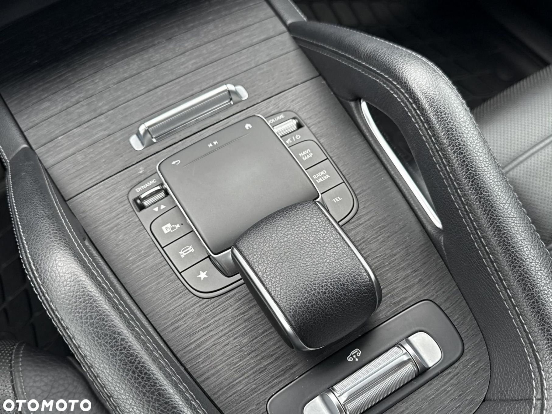 Mercedes-Benz GLS - 25