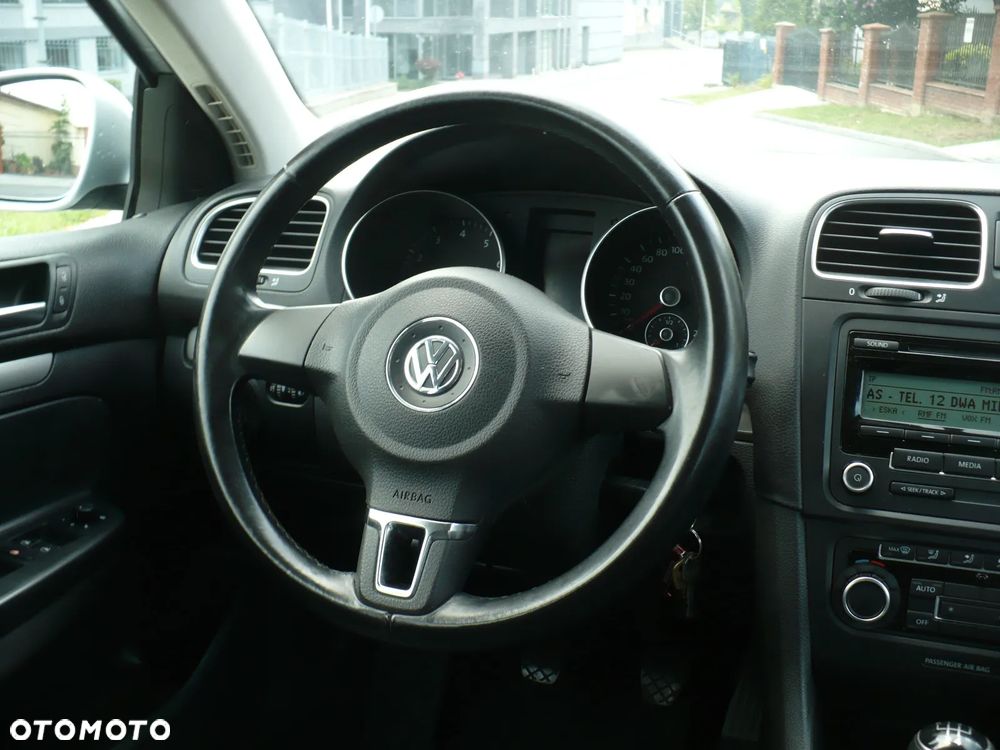 Volkswagen Golf - 23