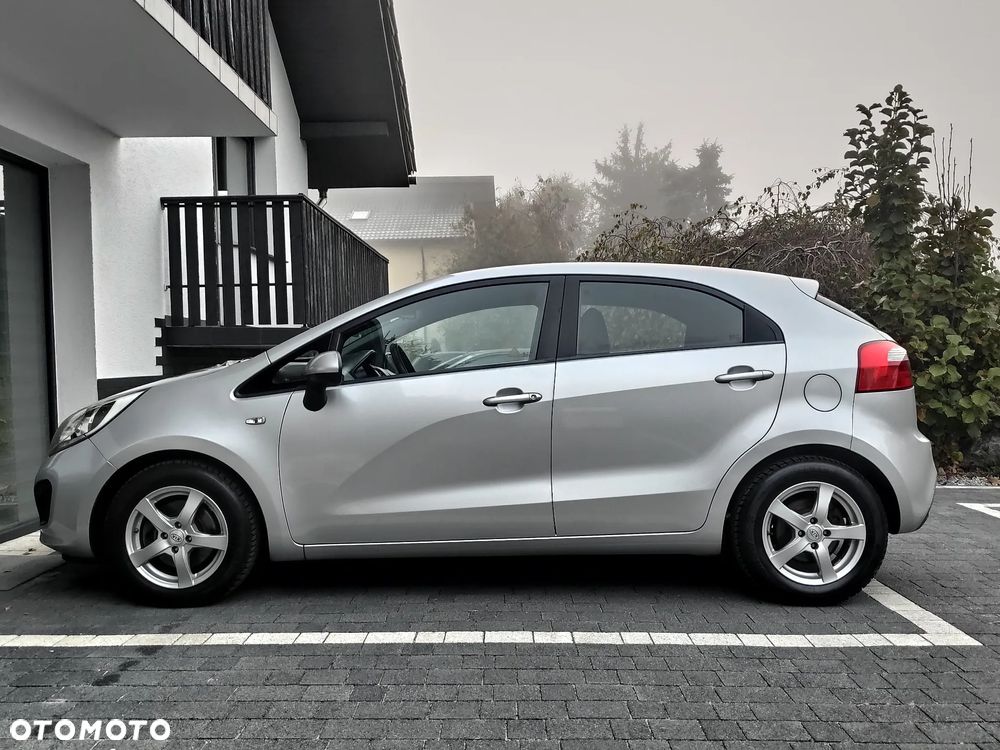 Kia Rio - 16