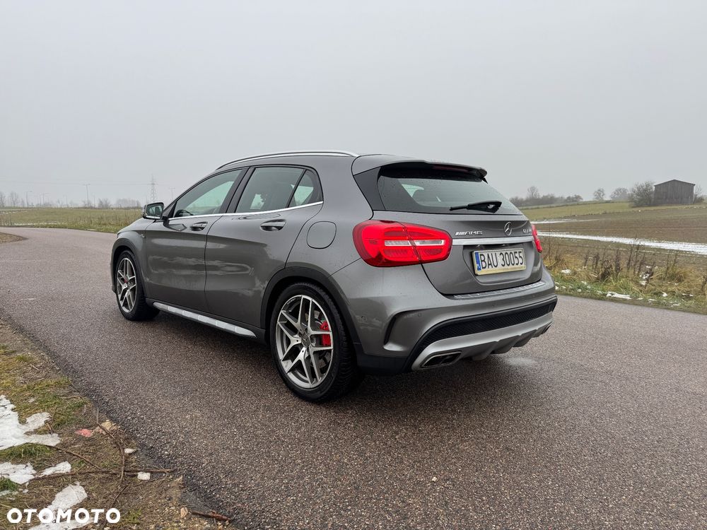 Mercedes-Benz GLA - 4