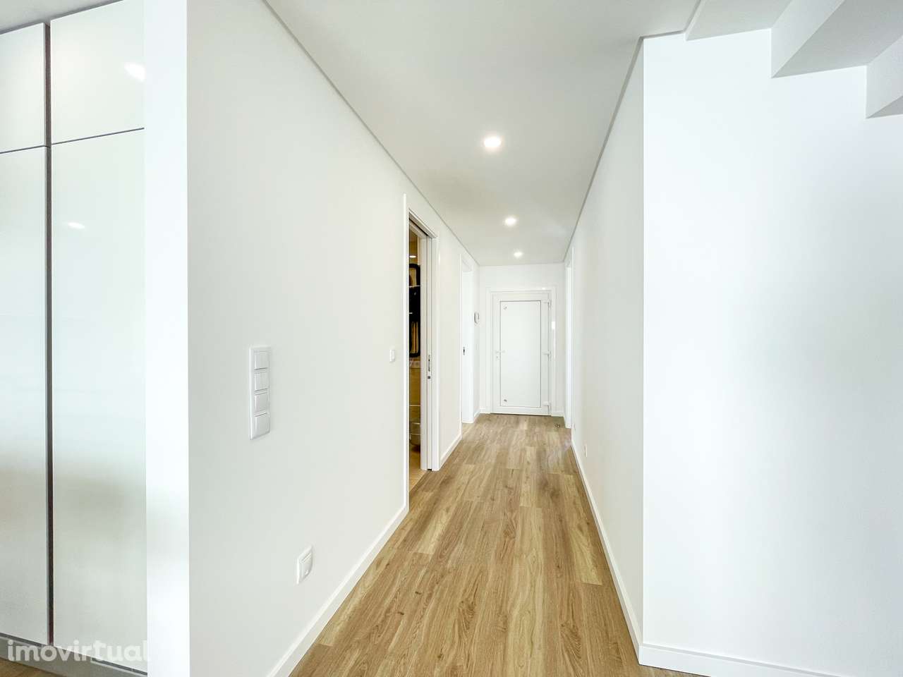 Moradia T4 com Piscina - Santa Iria de Azoia (Bairro da Salvação) - Grande imagem: 2/59