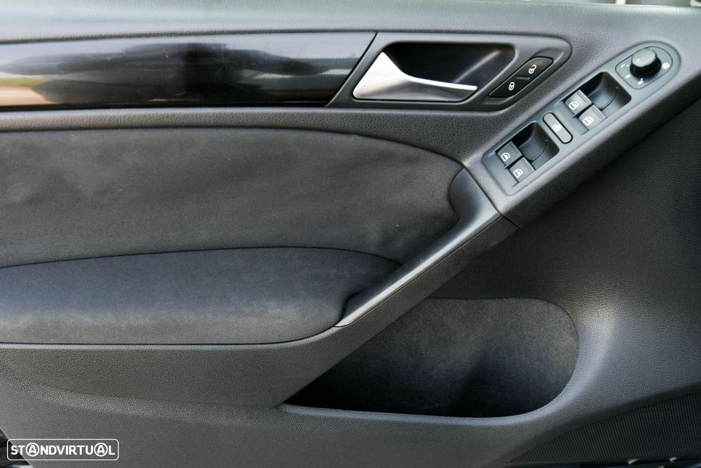 VW Golf 1.6 TDi Confortline DSG - 16