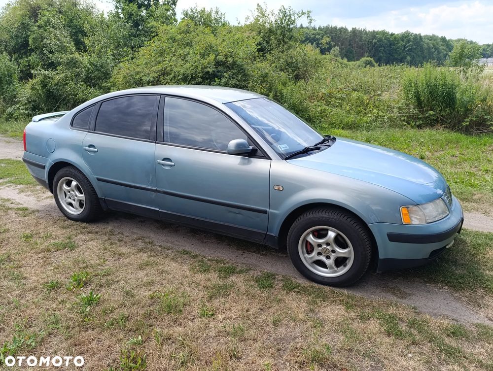 Volkswagen Passat 1.8 - 2
