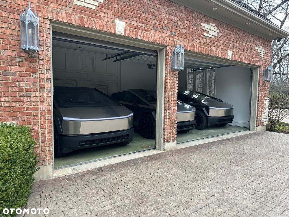 Tesla Cybertruck - 25