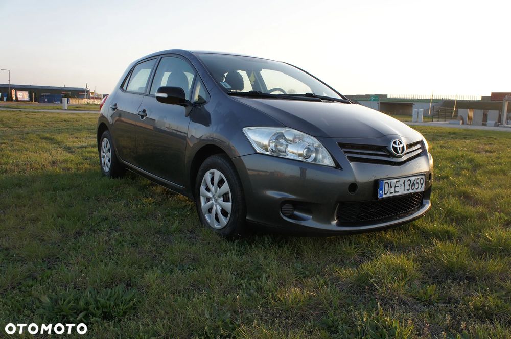 Toyota Auris 1.4 D-4D 2010 - 13