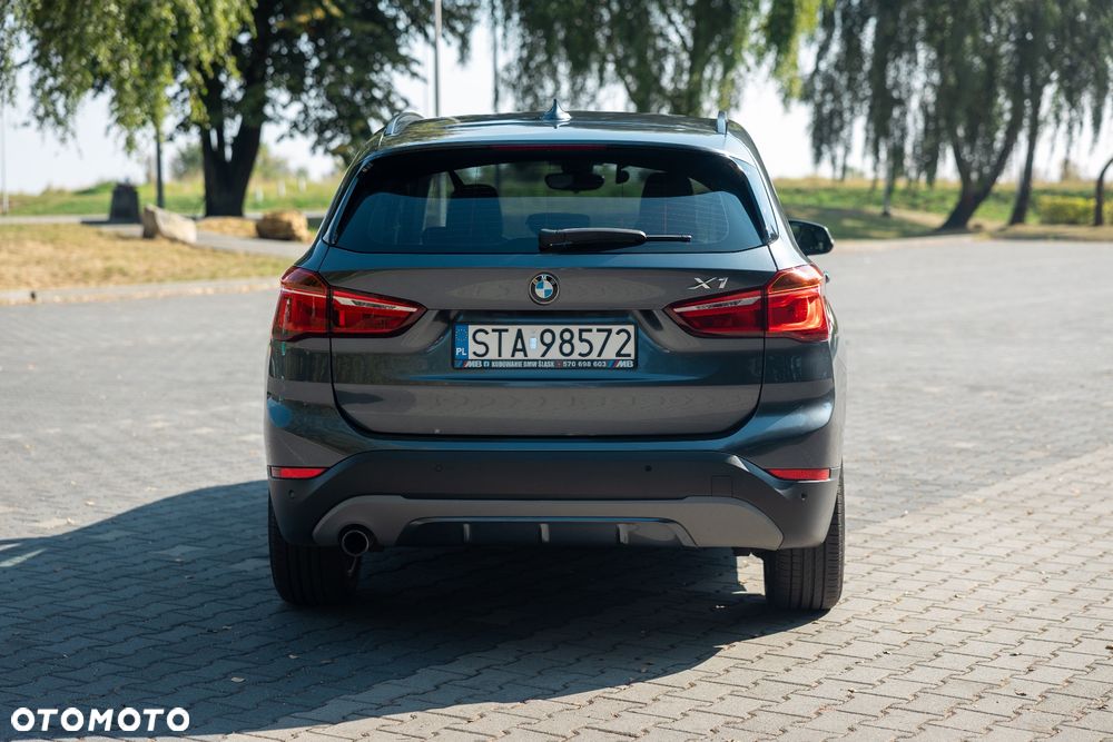 BMW X1 xDrive18d Sport Line - 8