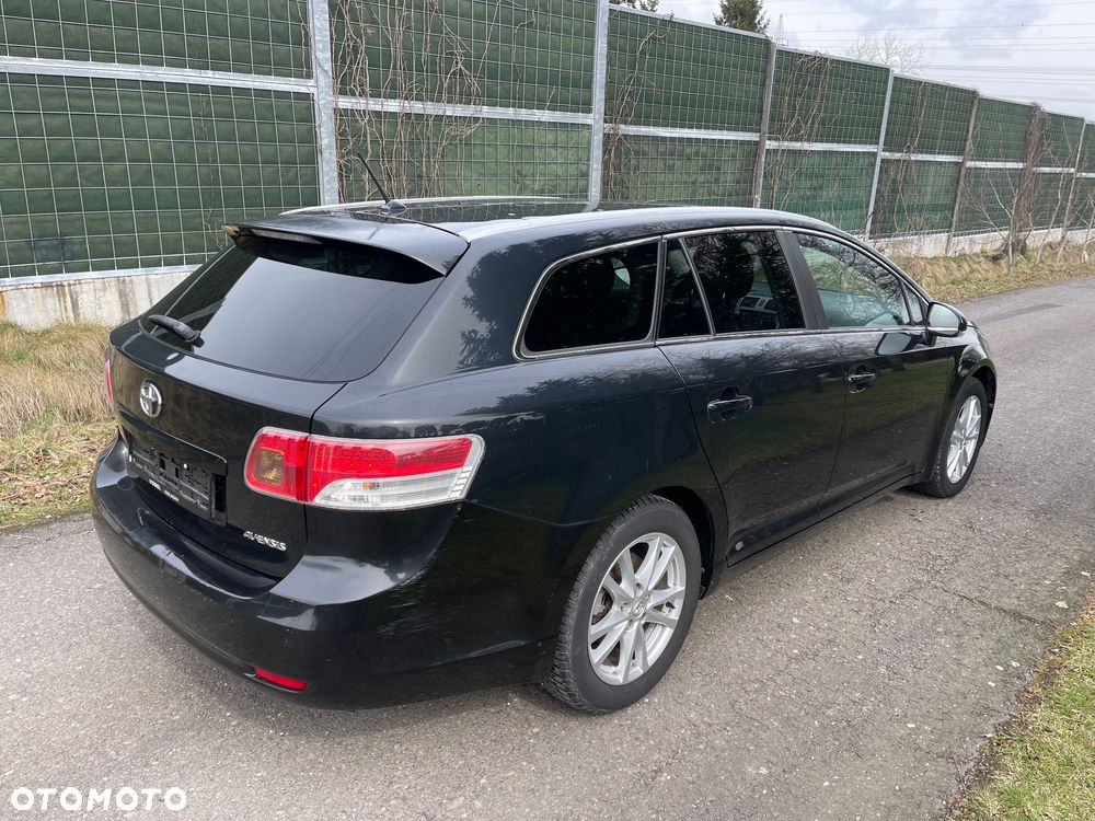 Toyota Avensis 2.2 D-4D Sol Plus NAVI - 4